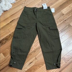 Womens NWT Olive Cargo Pants